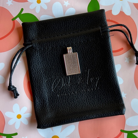 Silver Rectangular Pendant - Picture 4 of 5